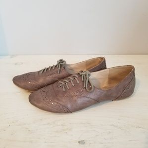 Grey/brown loafer/flat